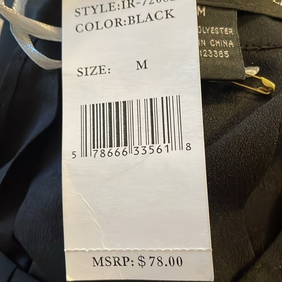 Black cold shoulder top. - Picture 4 of 4